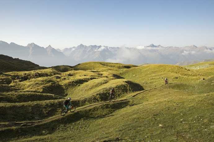 Hochebene zwischen Piz Clünas und Piz la Greala Hochebene zwischen Piz Clünas und Piz la Greala