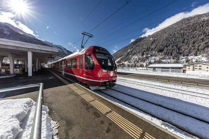 Der Bahnhof Zernez im Engadin. Der Bahnhof Zernez im Engadin.