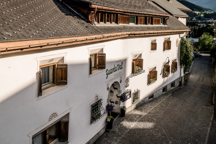 Engadiner Boutique-Hotel GuardaVal Engadiner Boutique-Hotel GuardaVal