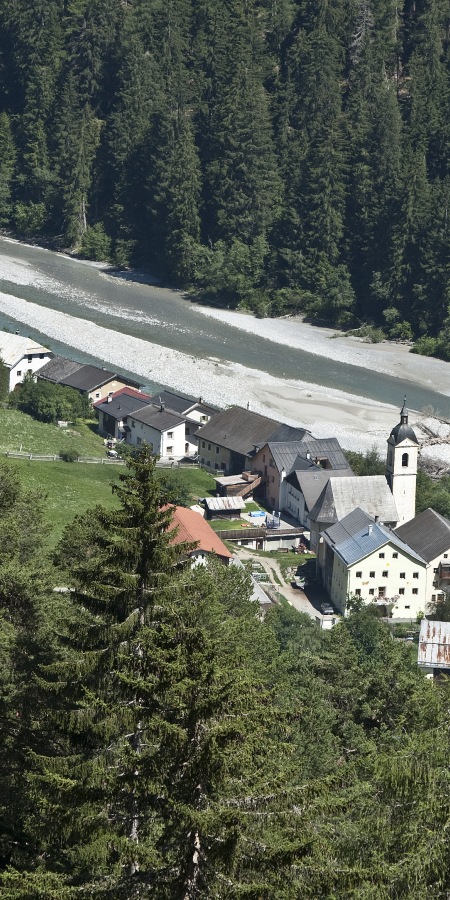 Strada-Inn im Sommer