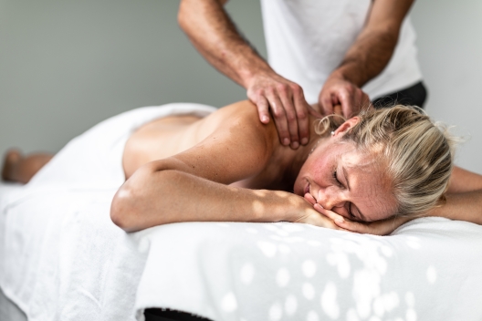 Massage im Römisch-Irischen-Bad Bogn Engiadina Scuol.