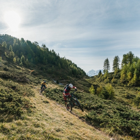 Biken im Val Tasna im Unterengadin. Biken im Val Tasna im Unterengadin.