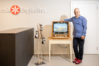 René has upgraded this almost nostalgic tube TV and it can now be used for digital playback.