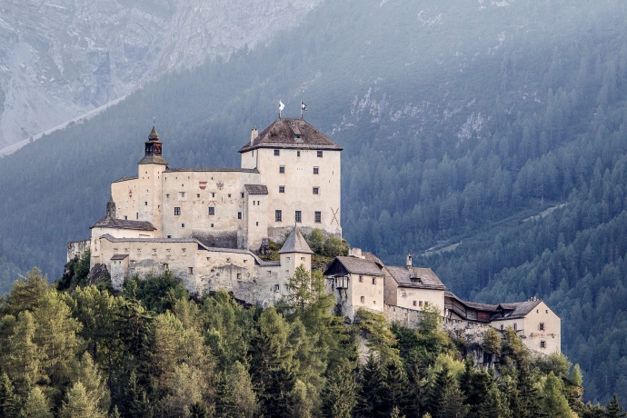 Tarasp Castle | Engadin