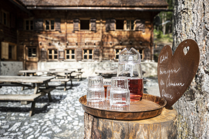 Gastfreundschaft nimmt in der Chamanna Cluozza einen grossen Stellenwert ein. Foto: Andrea Badrutt Gastfreundschaft nimmt in der Chamanna Cluozza einen grossen Stellenwert ein.