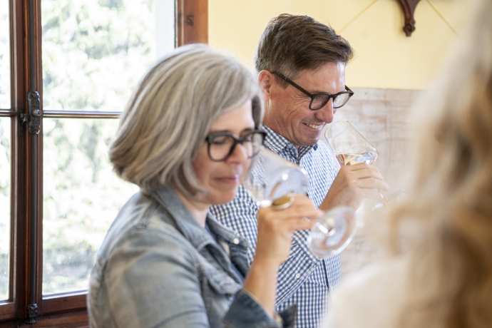Degustation verschiedener Mineralwasser