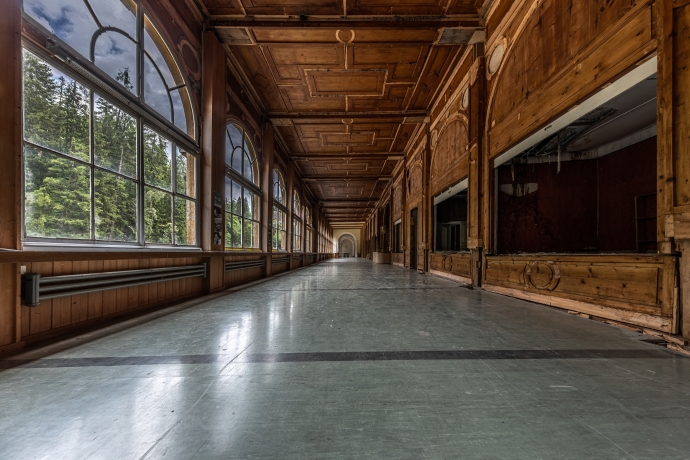 Wandelhalle der Büvetta Tarasp - Nairs - Engadin Scuol Zernez - Oliver Gutfleisch Wandelhalle der Büvetta Tarasp - Nairs - Engadin Scuol Zernez - Oliver Gutfleisch